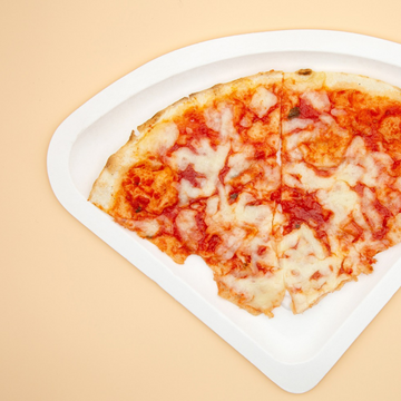 Piatto per fetta di pizza cn due fette dentro